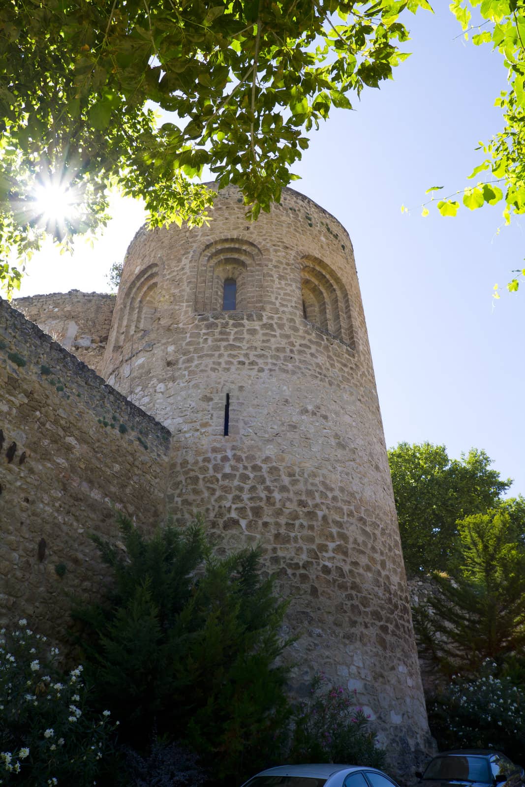 Piedra Bermeja Castle, In S. XII became fortified palace of feudal lords more like that of warriors.