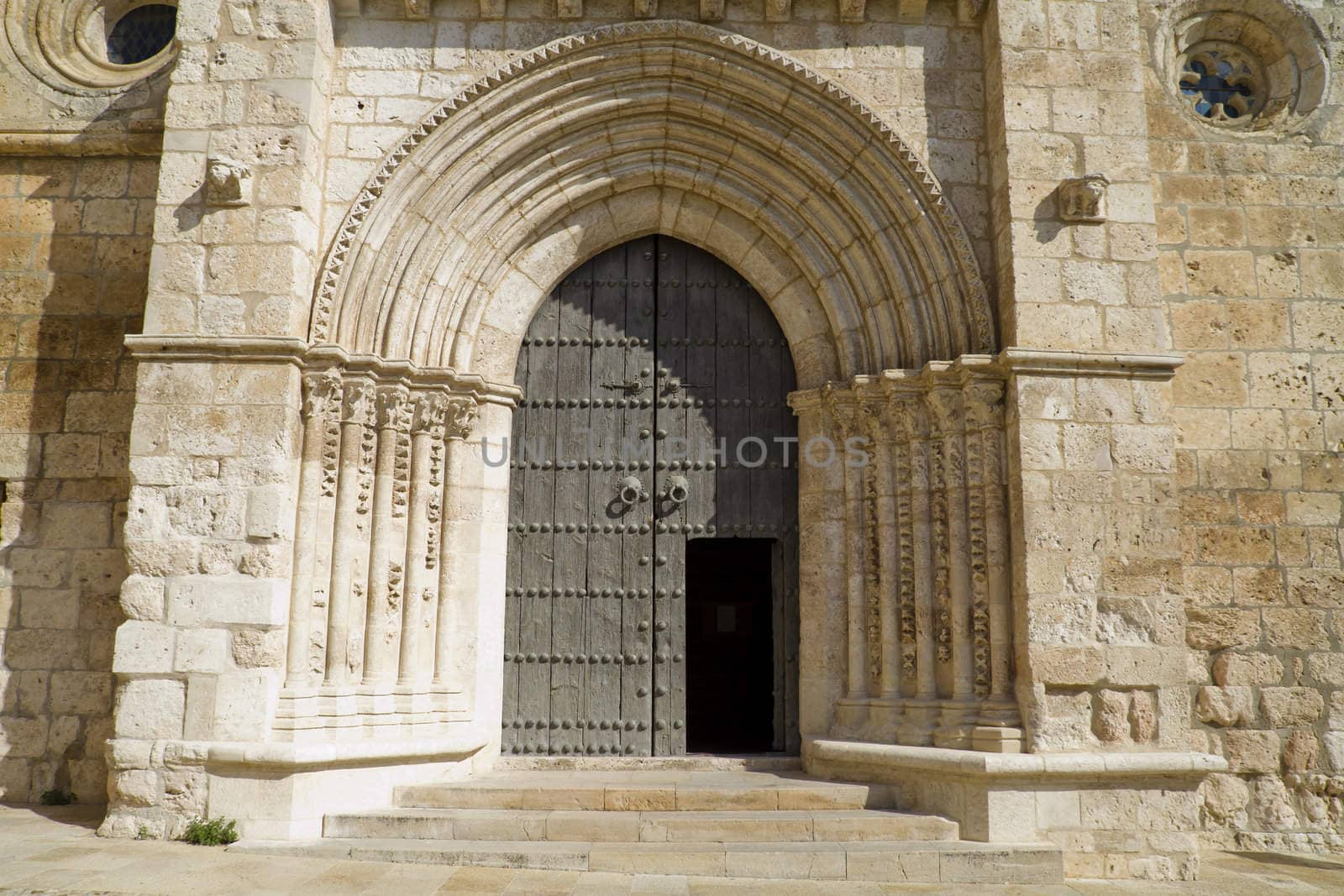 Church of San Felipe, built in the S. XIII transitional Romanesque to Gothic. Brihuega, Spain