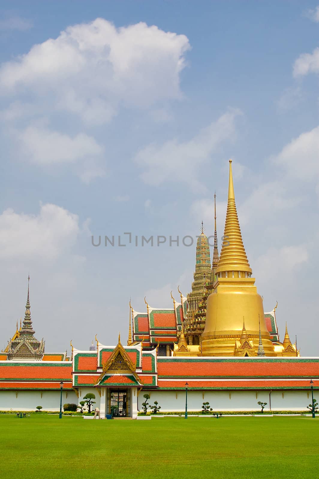 Wat phra kaew (Temple of emerald buddha), bangkok, thailand