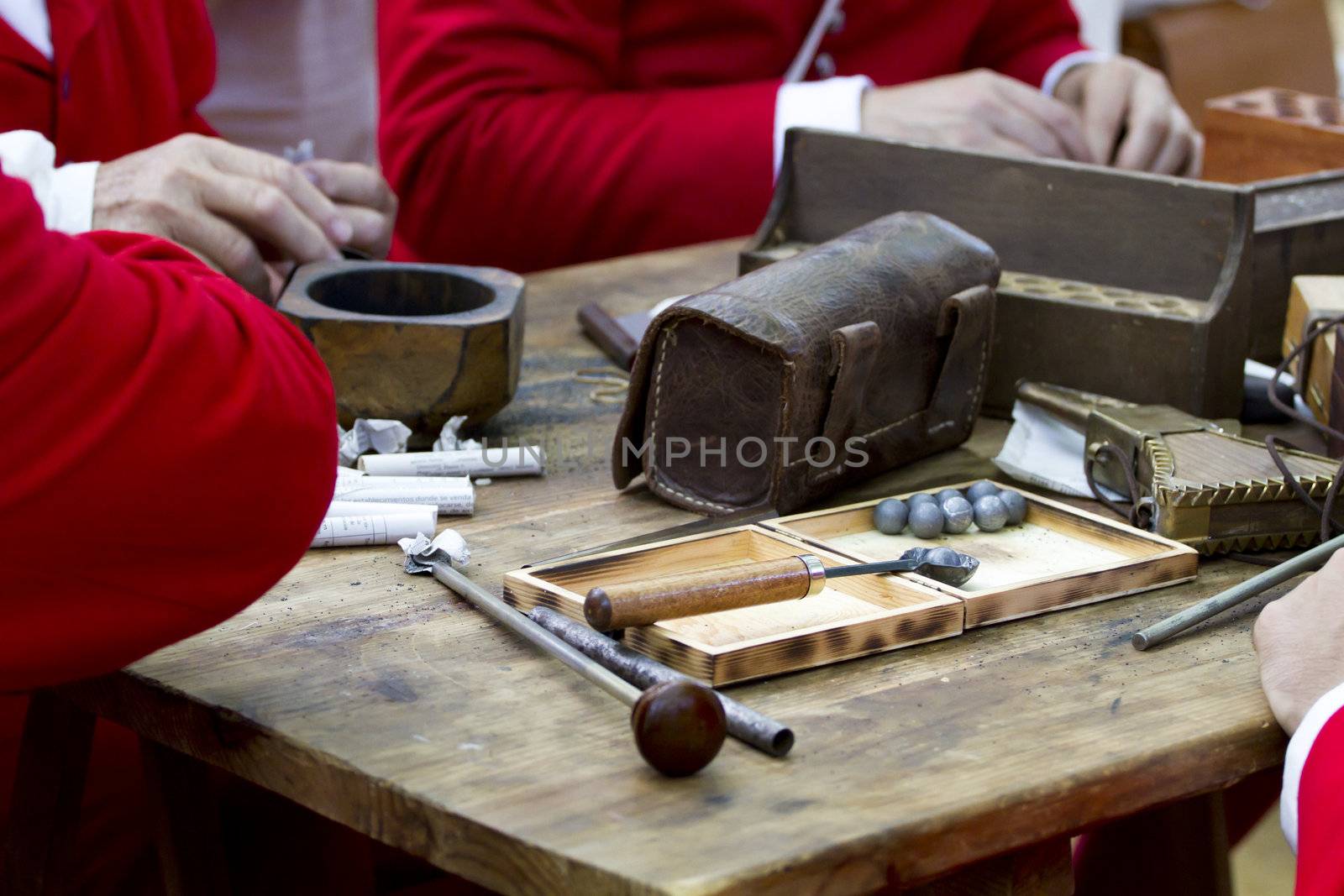 Carabiners and weapons by FernandoCortes