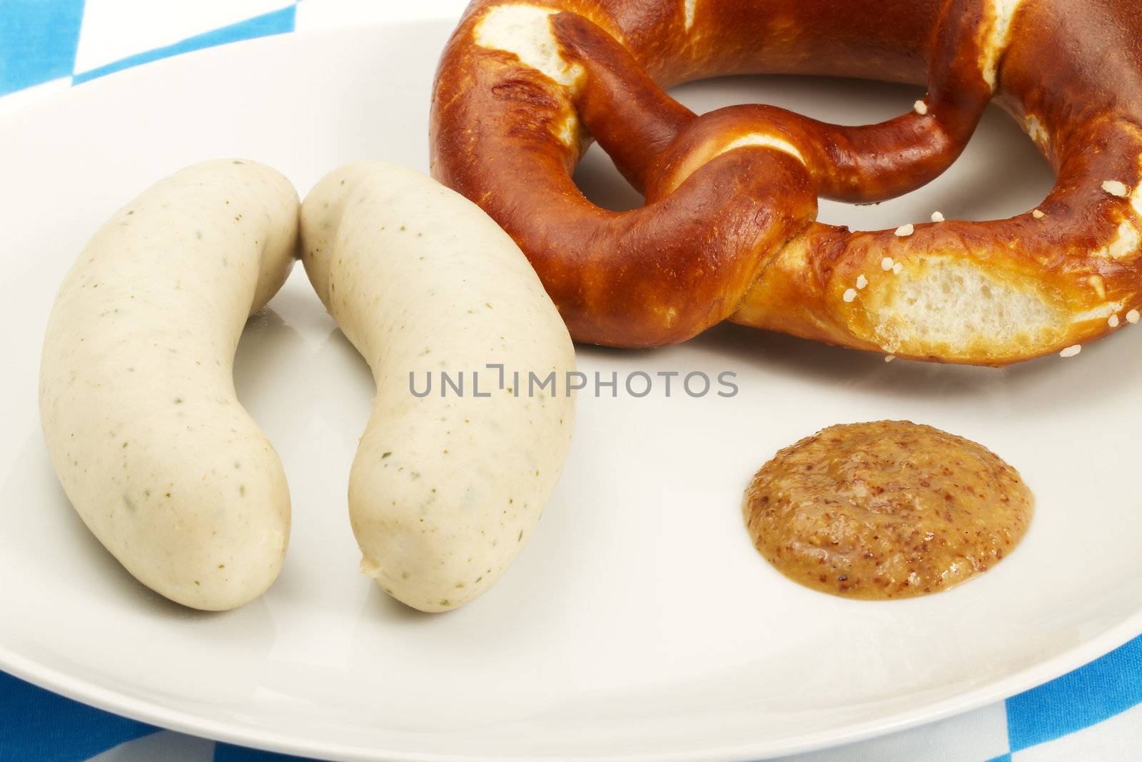 bavarian veal sausages with pretzel and sweet mustard
