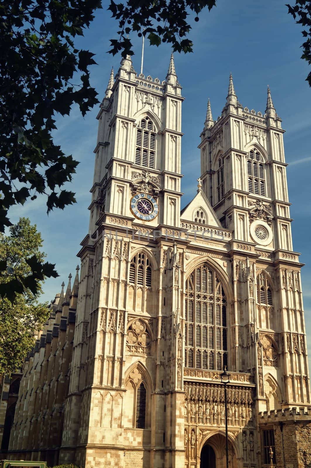 Westminster Abbey , London by fazon1