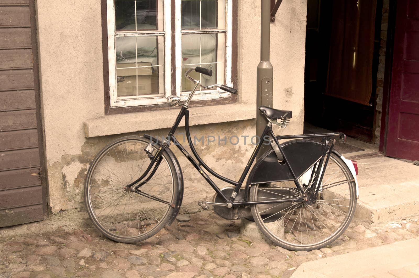 old bicycle by sarka