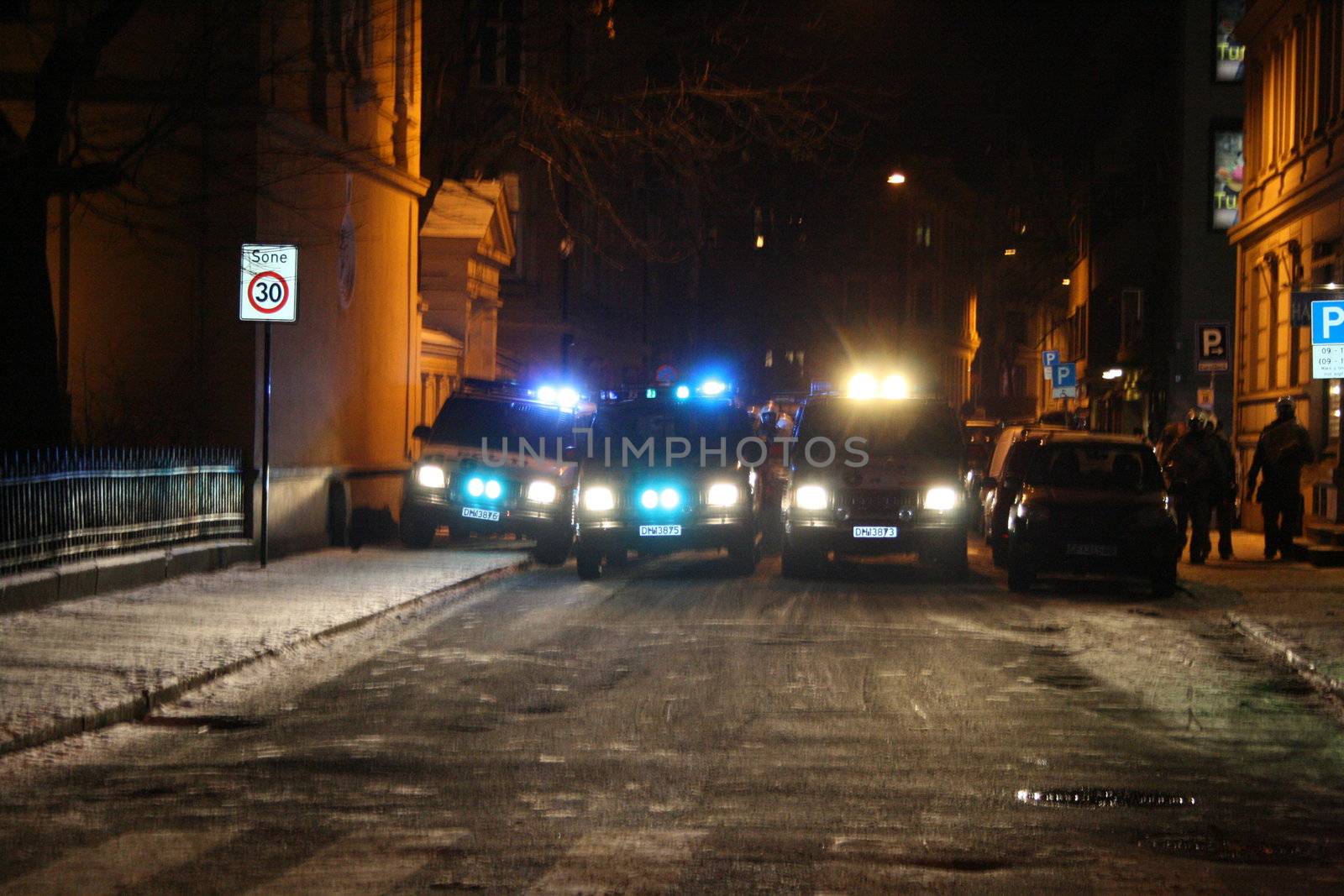 Demonstration In Oslo 11.01.09 against Israel way to handle the conflict against Palestine. Many foreigner teenagers was "out of control" and attacking police and destroying shops.