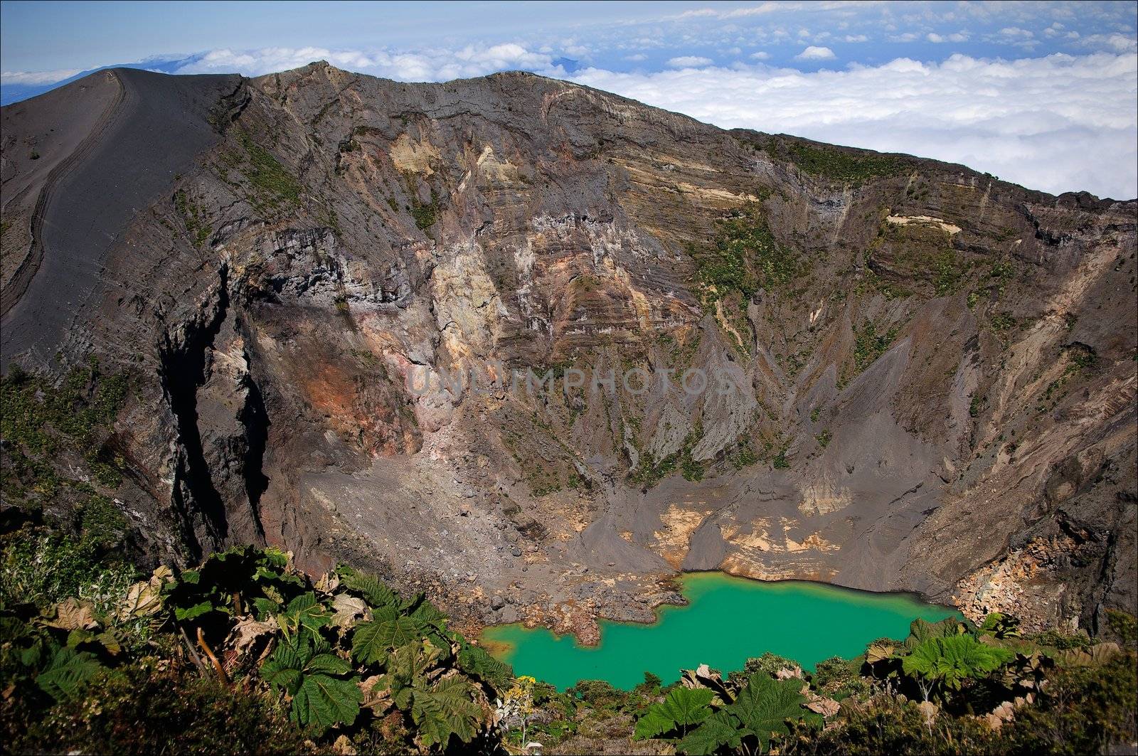The Iraz� Volcano (Spanish: Volc�n Iraz�) is an active volcano in Costa Rica, situated in the Cordillera Central close to the city of Cartago.