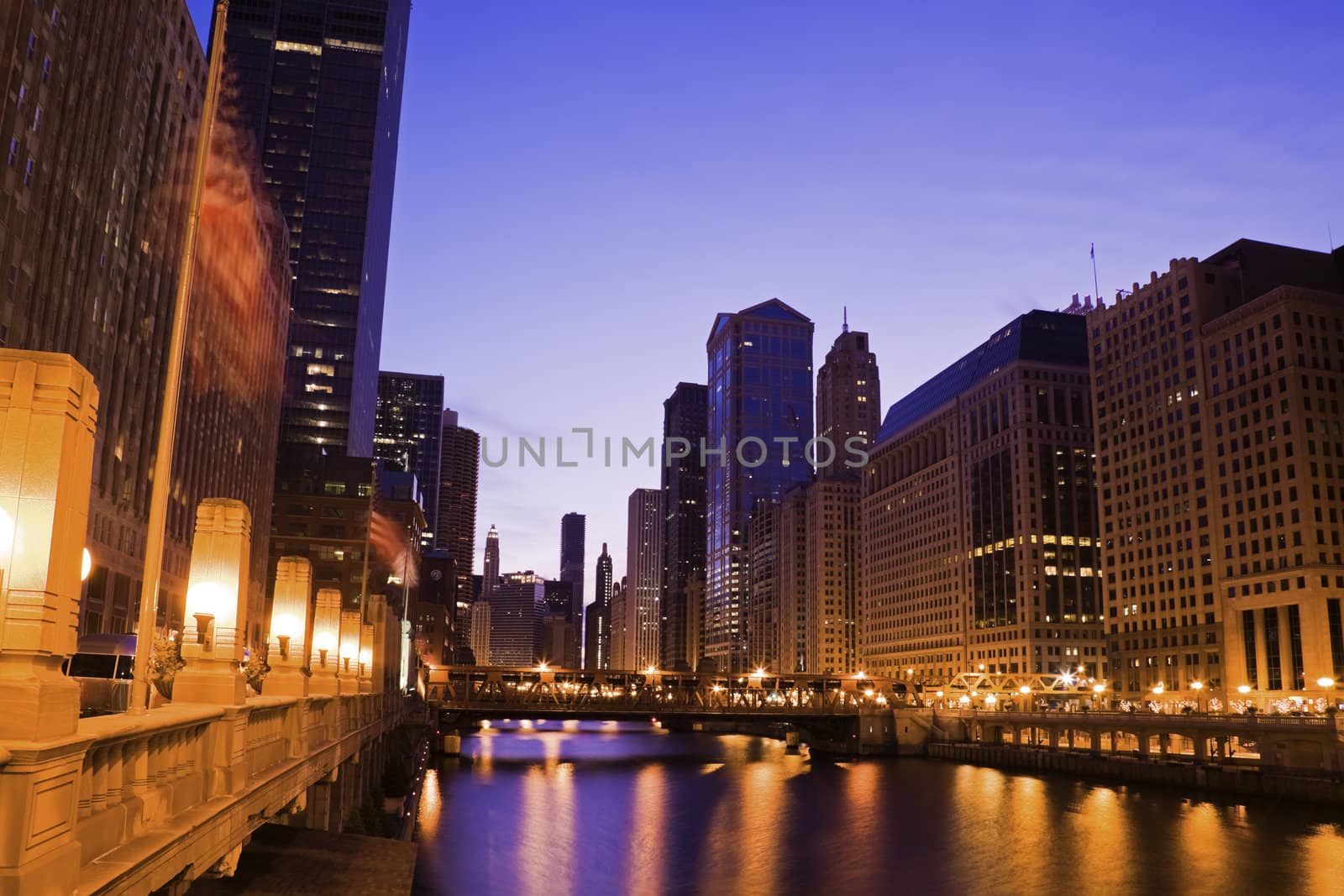 Morning by Chicago River by benkrut