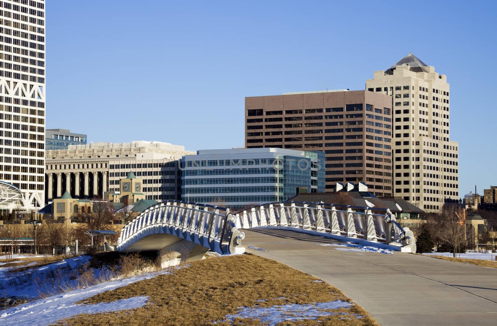 Bridge to Milwaukee by benkrut