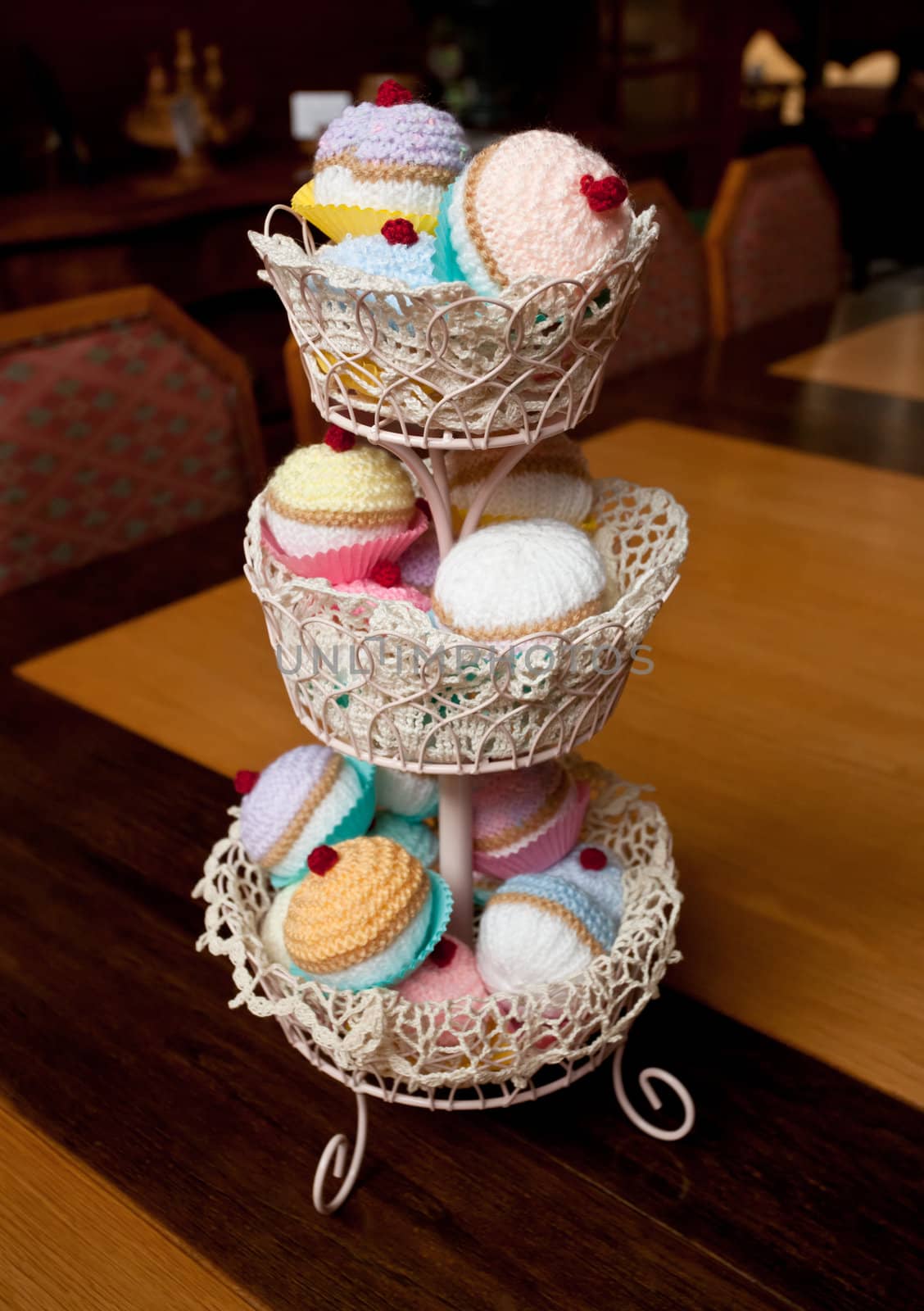 Knitted cupcakes by steheap