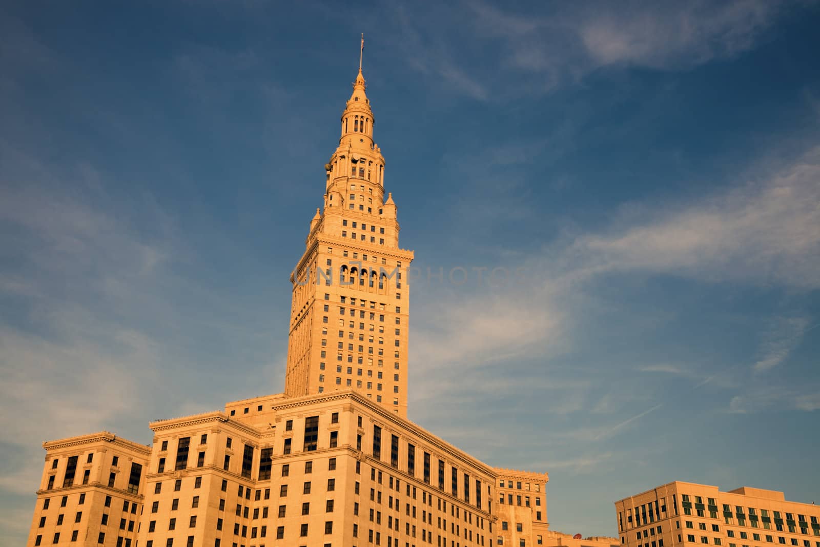 Historic building in downtown Cleveland in afternoon light.