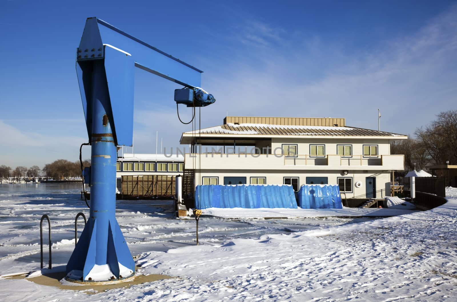 Boat crane in the middle of winter