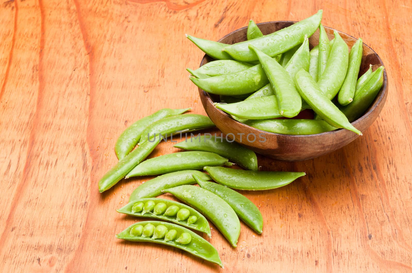 Snap Peas by timh