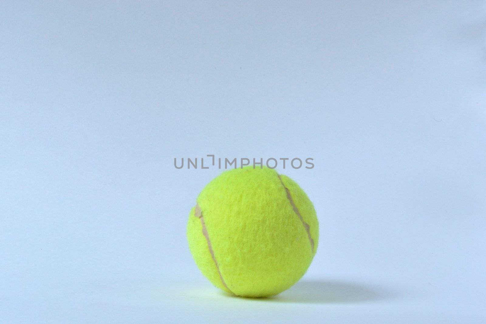 The tennis ball by Autre