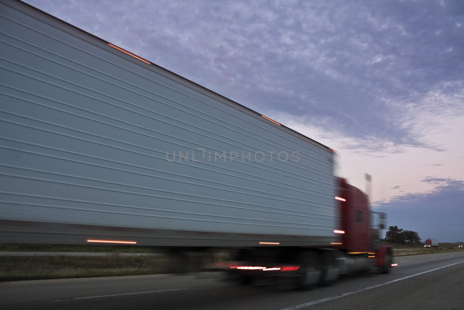 Semi Truck by benkrut