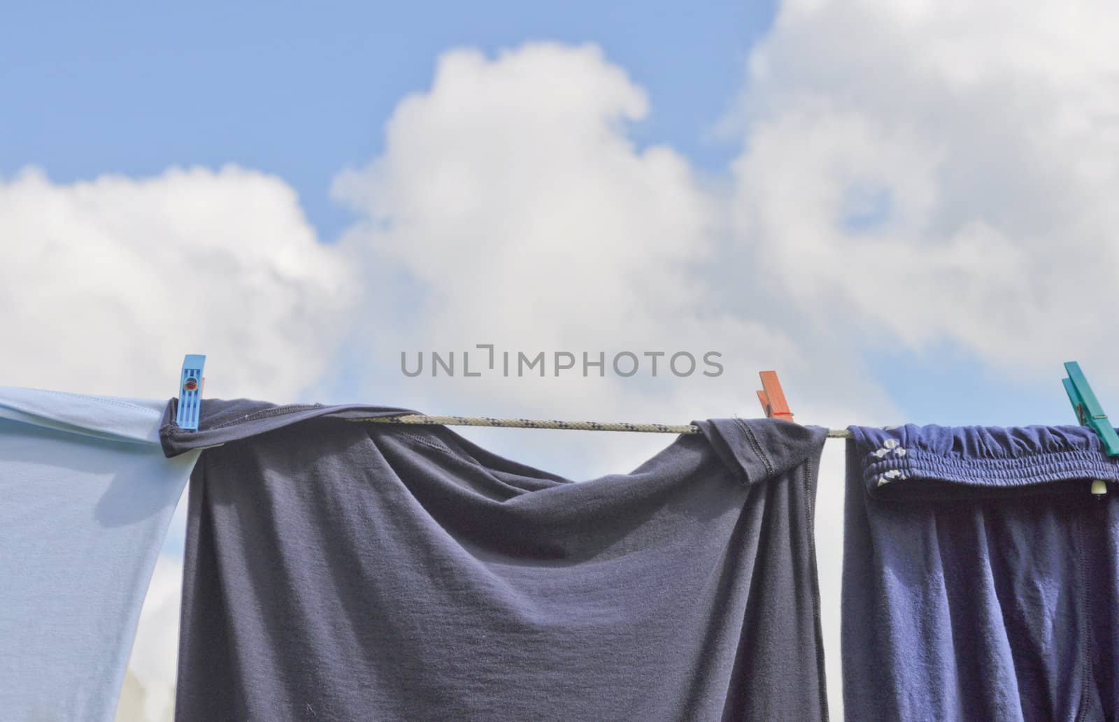 Washing line or clothes line for laundry drying