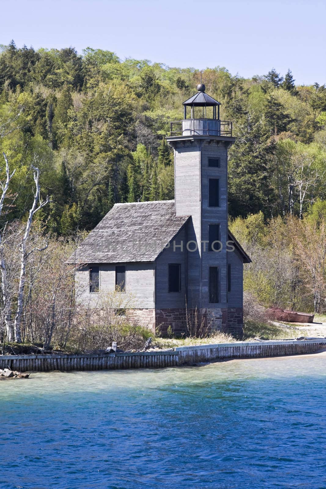 Grand Island Lighthouse  by benkrut