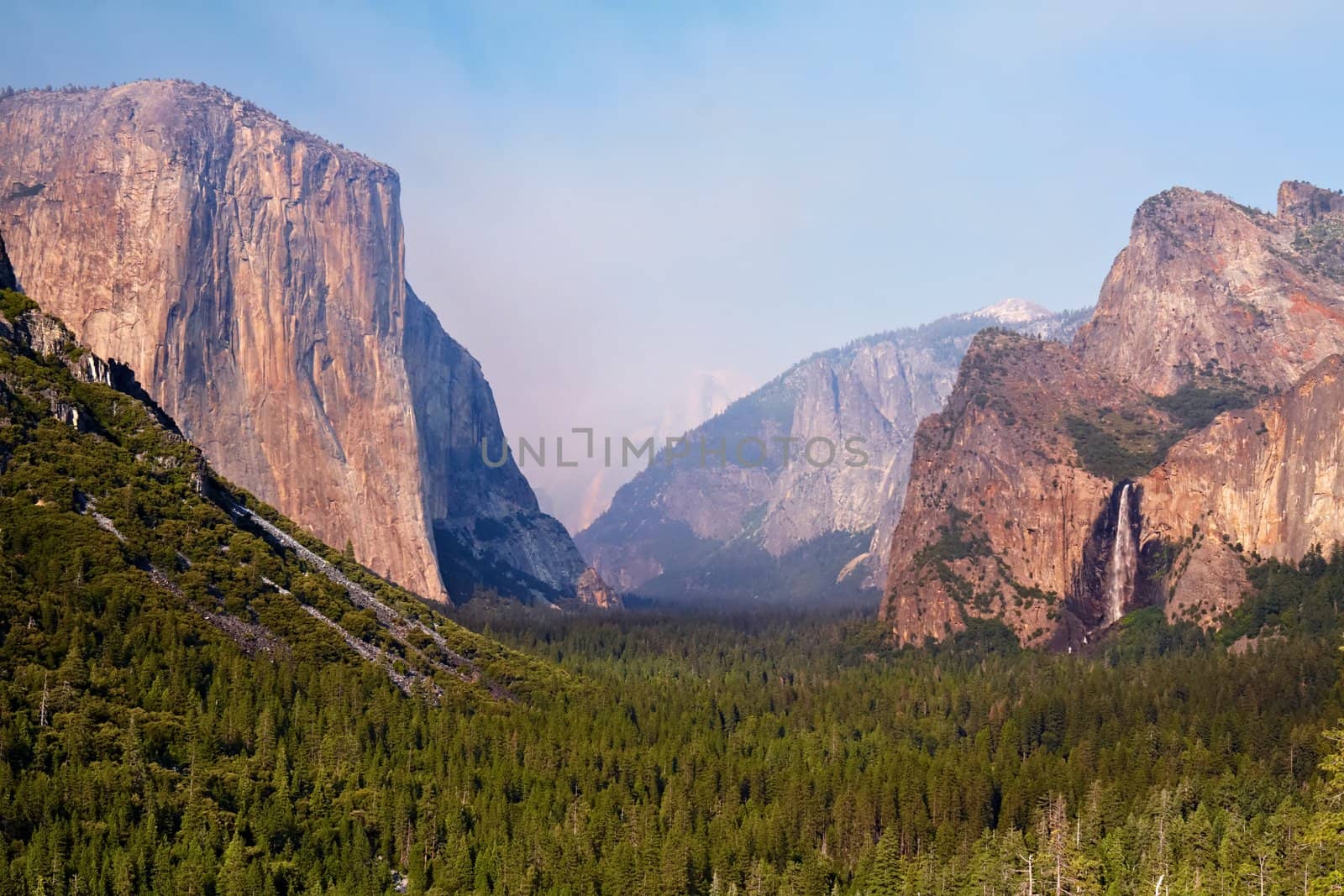 El Capitan, Yosemite Valley by LoonChild