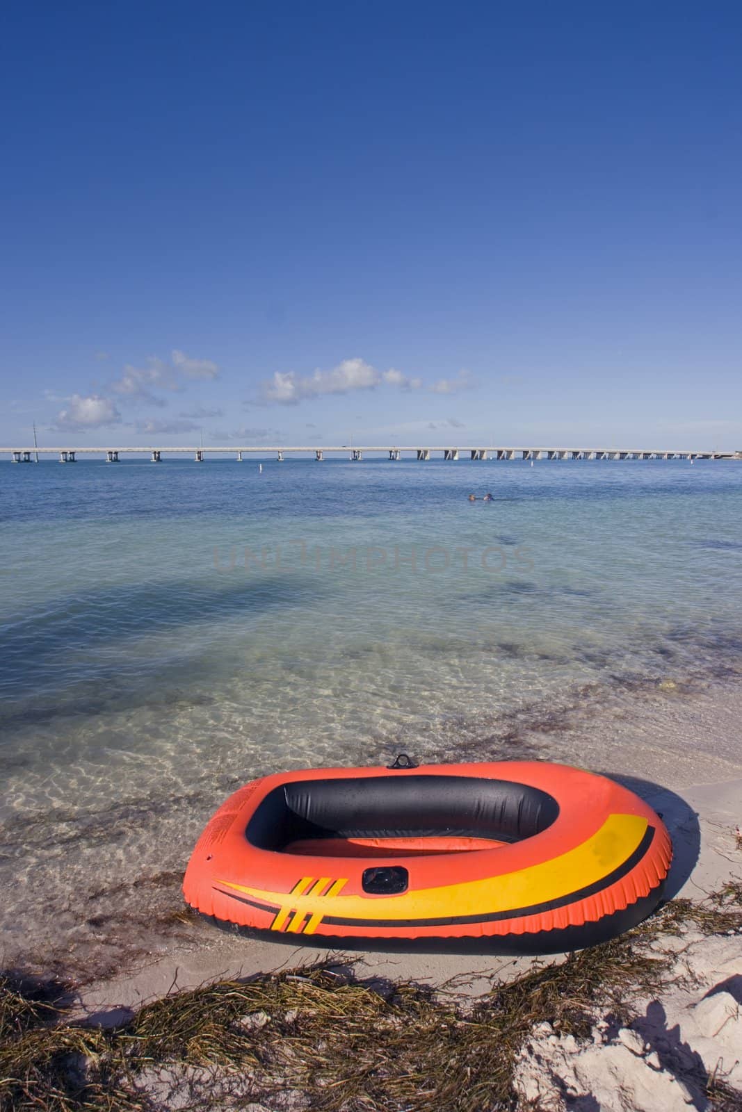 Pontoon waintin on the beach - Bahia Honda State Par