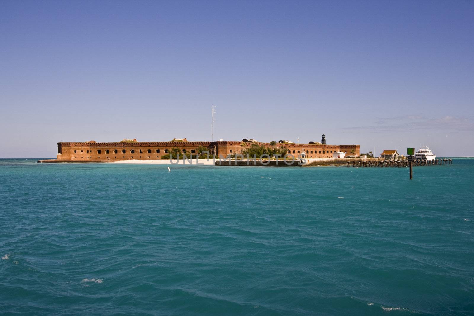 Arriving to Fort Jefferson by benkrut
