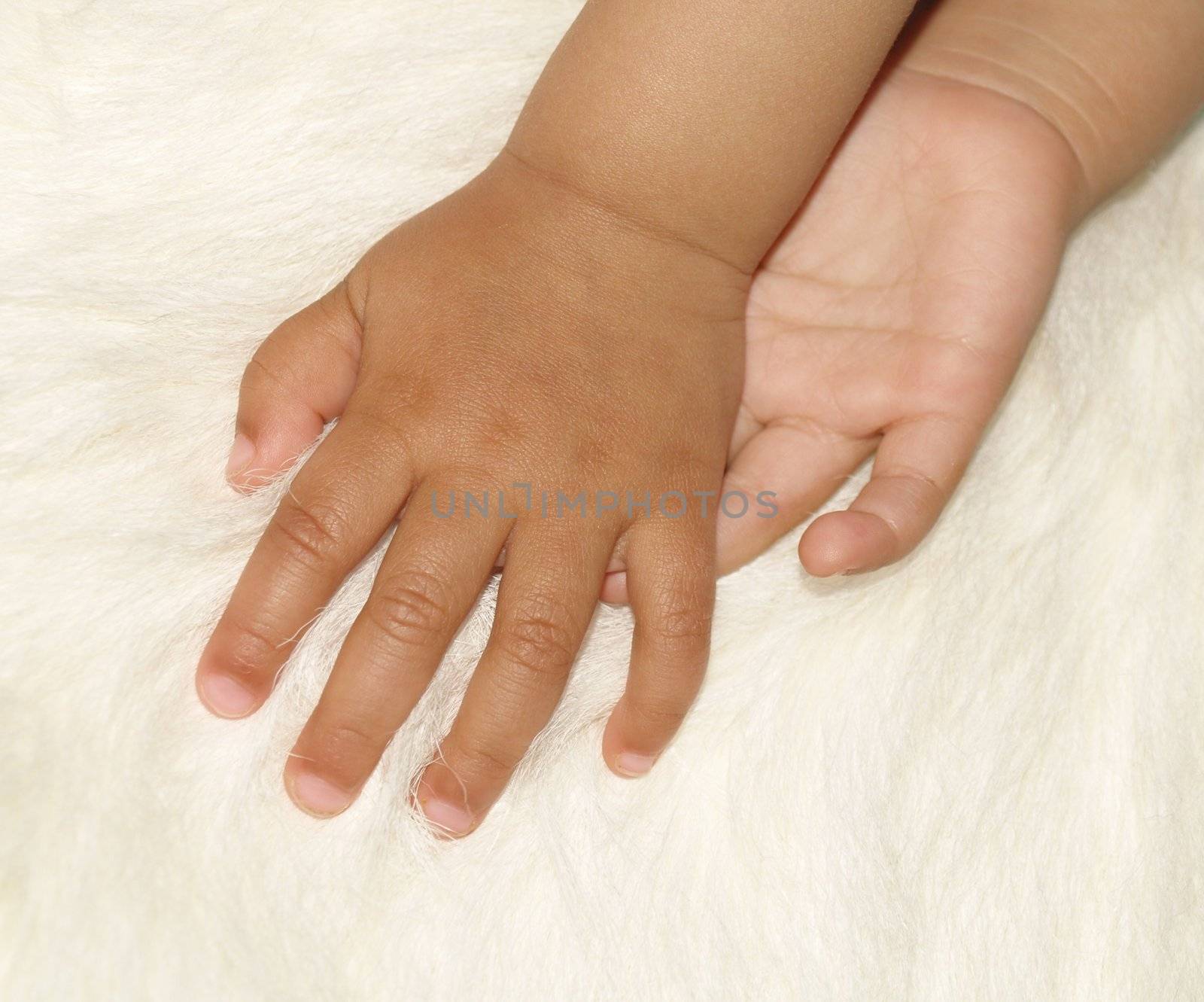 hands of small child