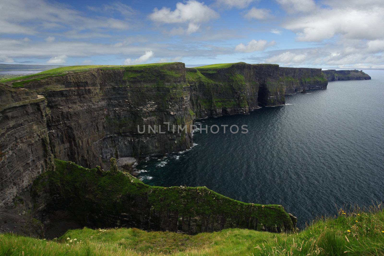 Cliffs of Moher by sumners