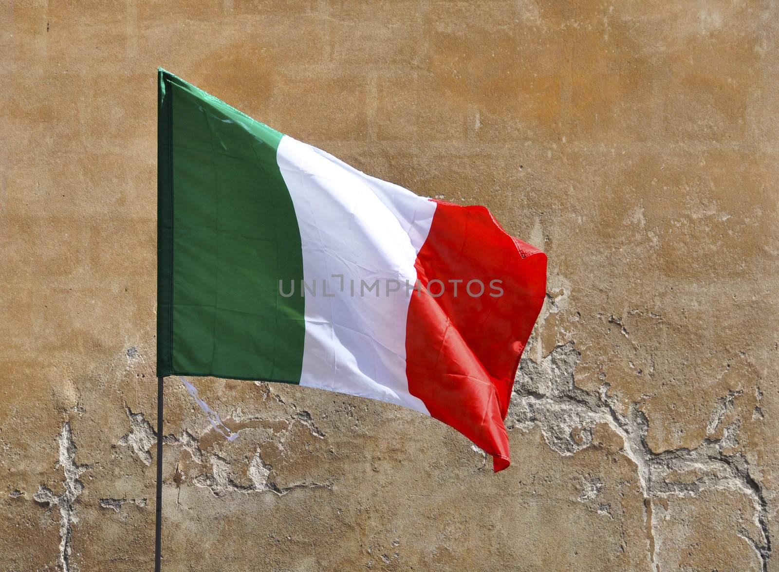 Italian flag by dutourdumonde