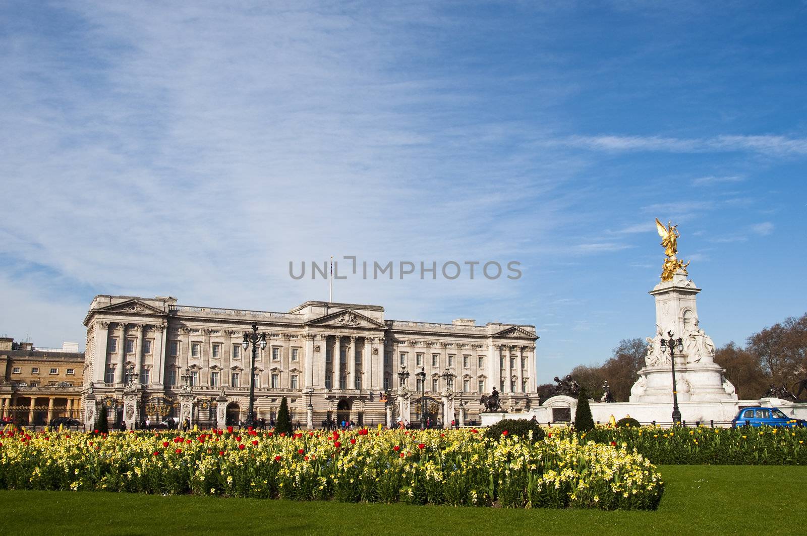Buckingham Palace and the Victoria Memorial, London, UK