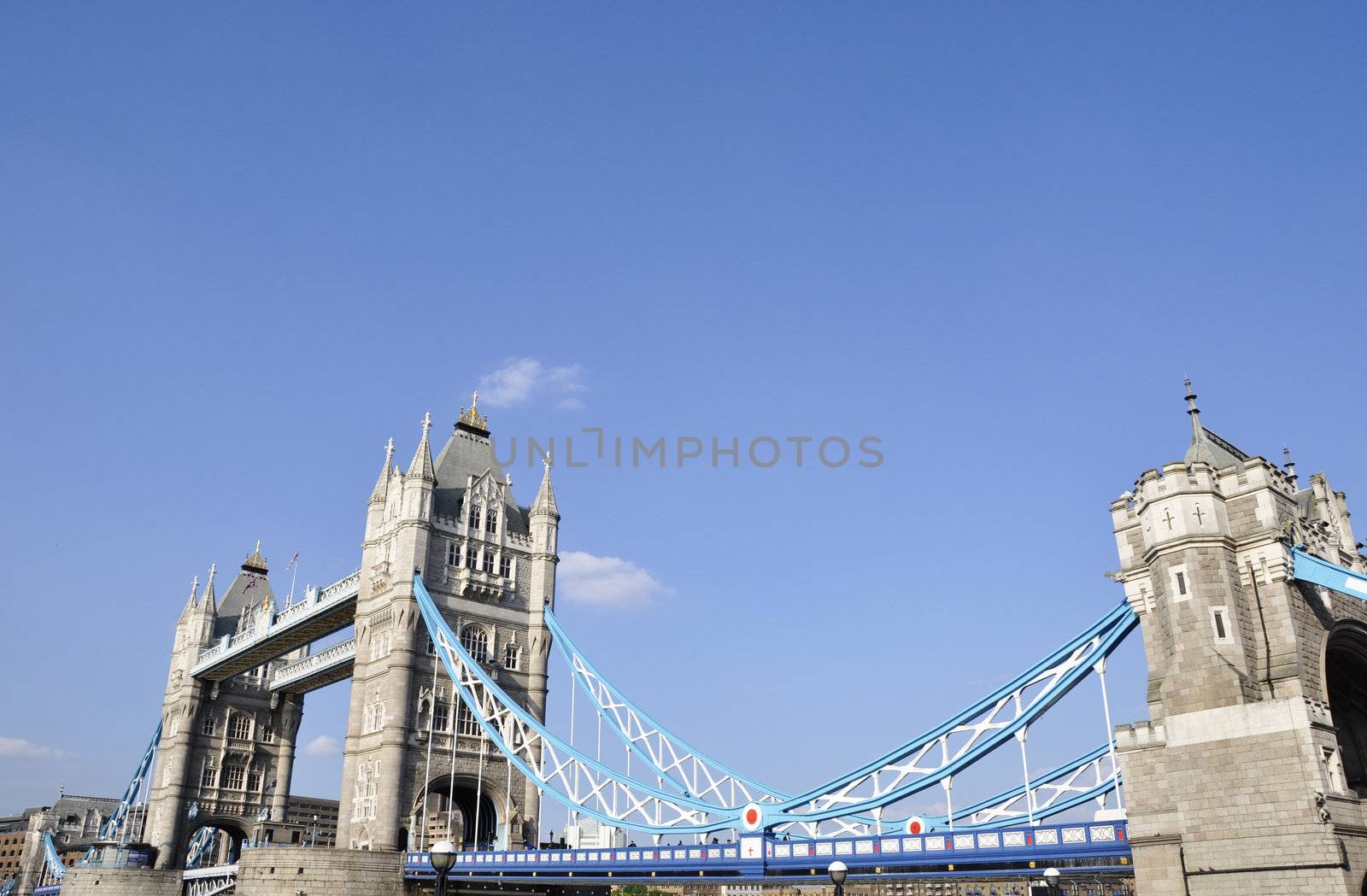 Tower Bridge, London by dutourdumonde
