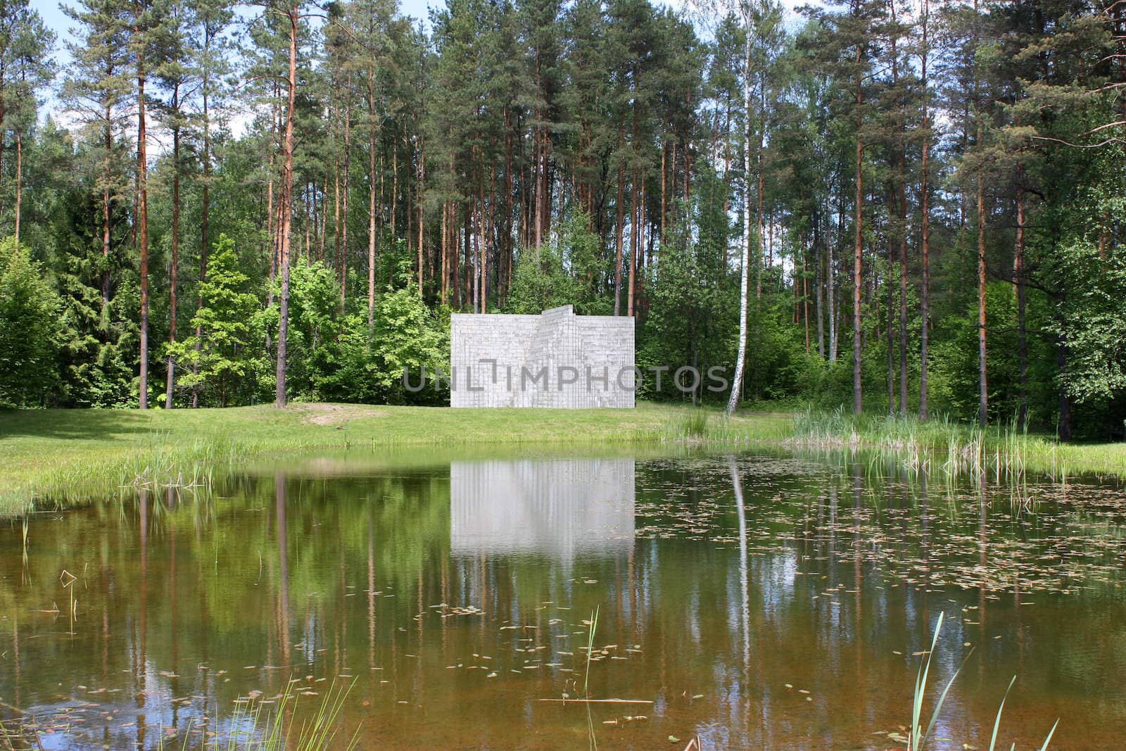 the sculpture "double negative pyramid"