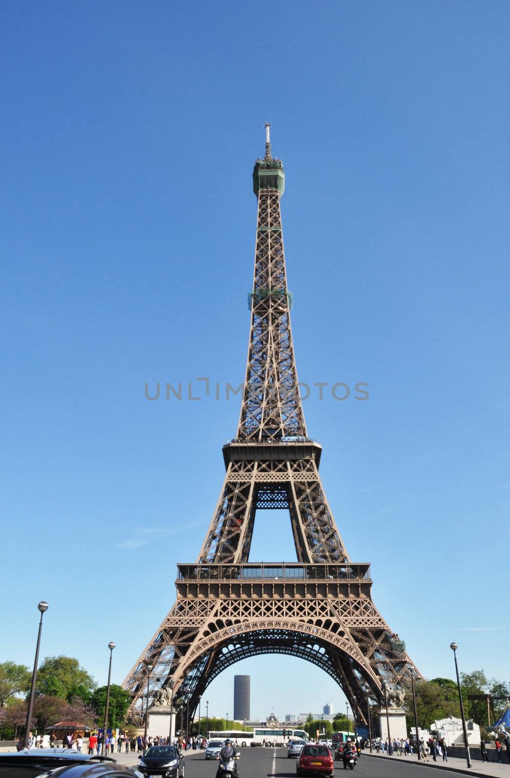 The Eiffel Tower by dutourdumonde