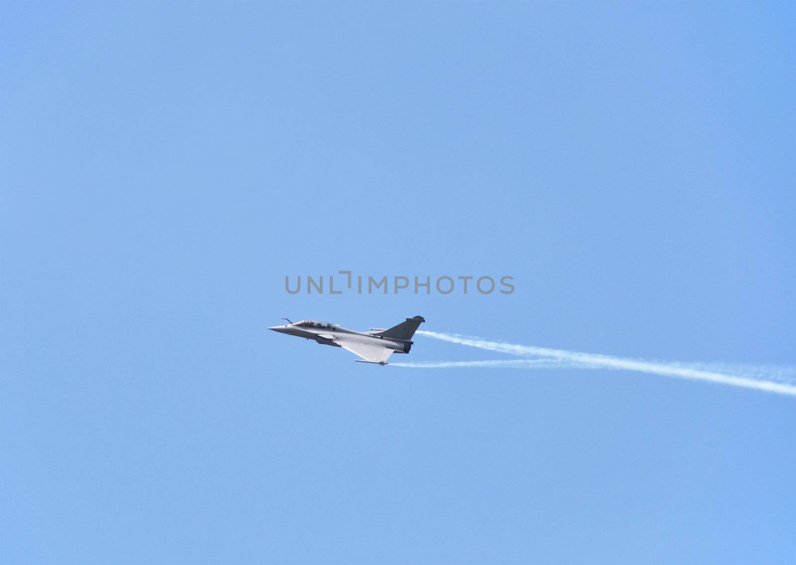 Rafale Jet fighter by dutourdumonde
