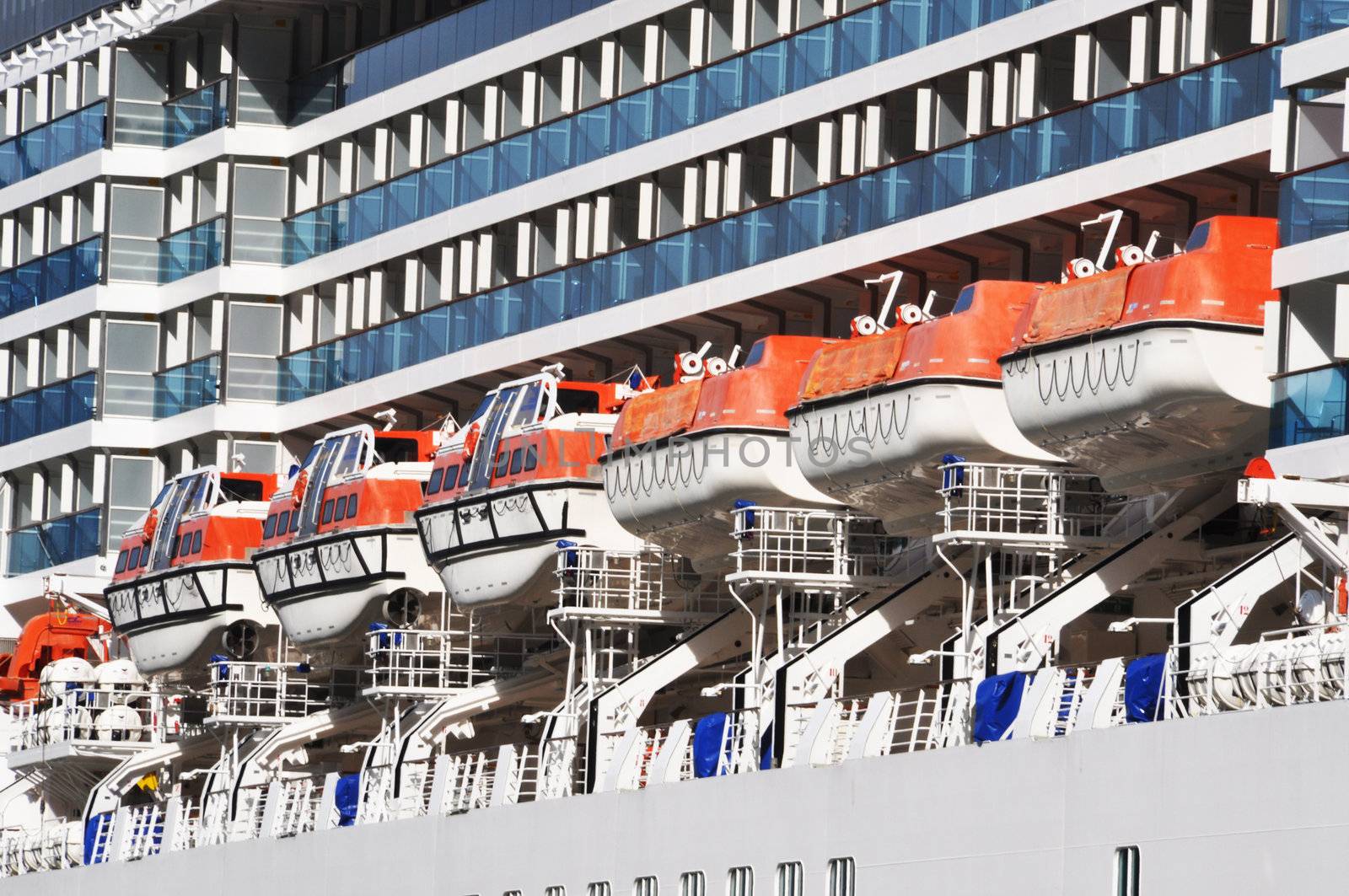 Lifeboats by dutourdumonde