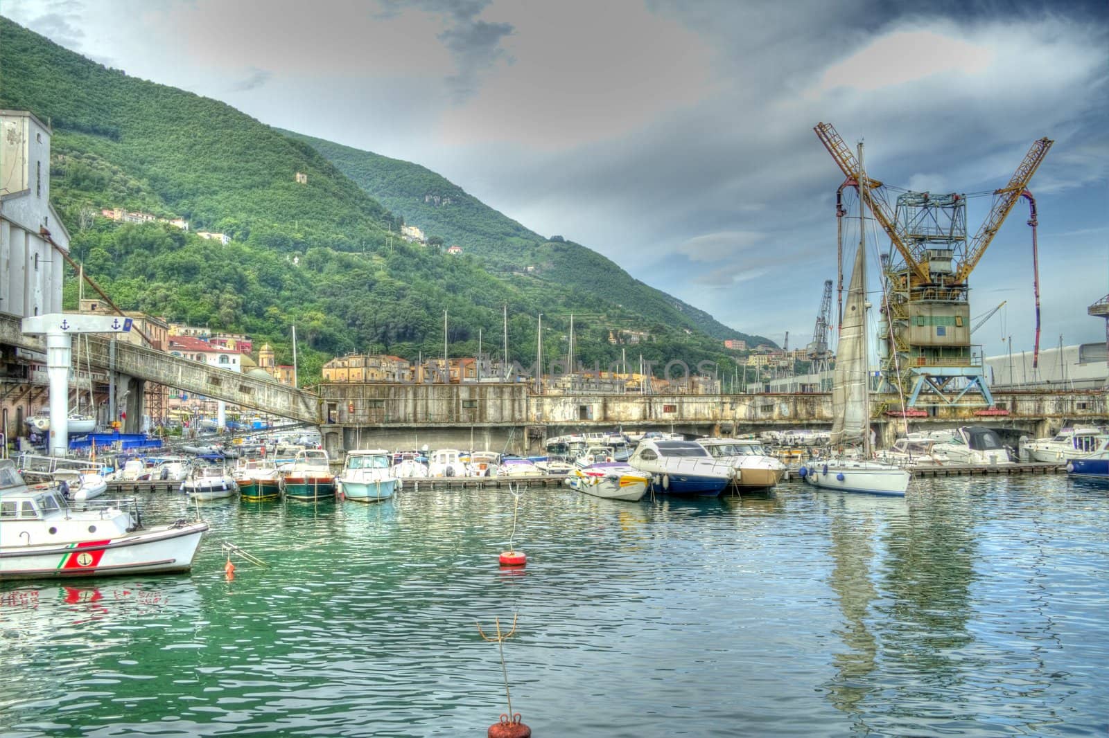 The hobor at Castellammare di Stabia shoot in HDR.