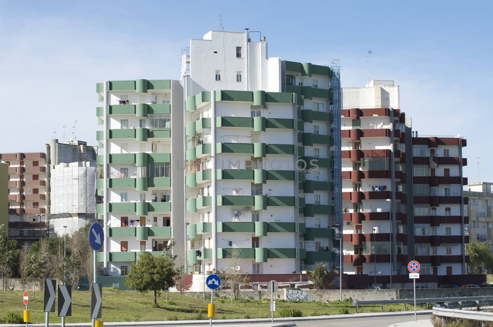 residential building by bravajulia