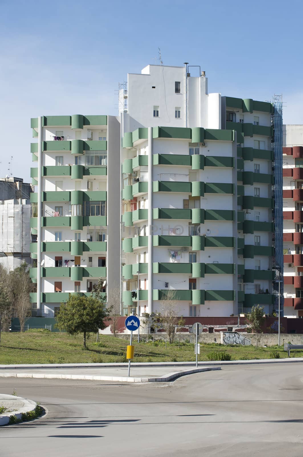 residential building by bravajulia