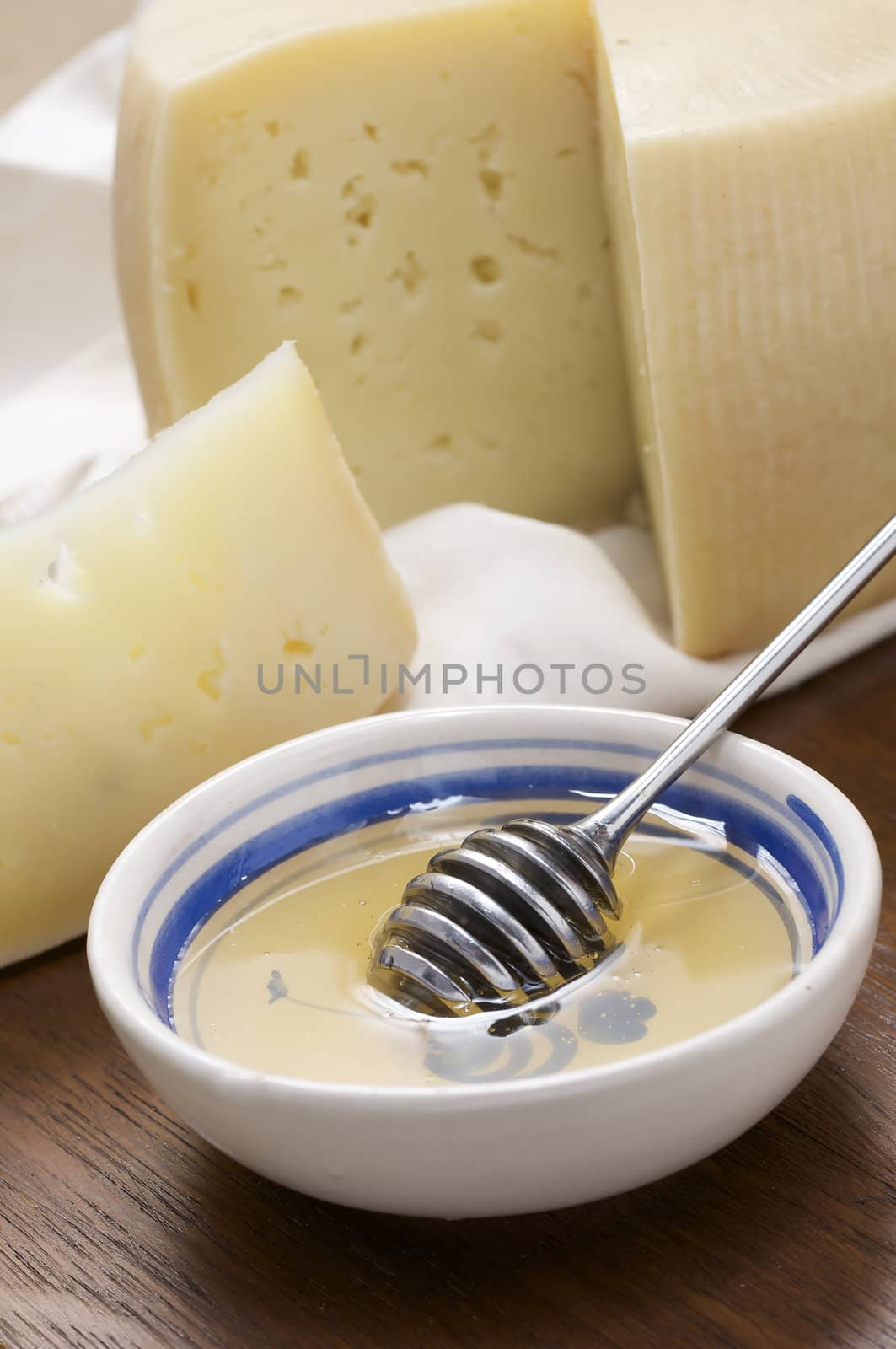 sheep milk cheese with honey by bravajulia