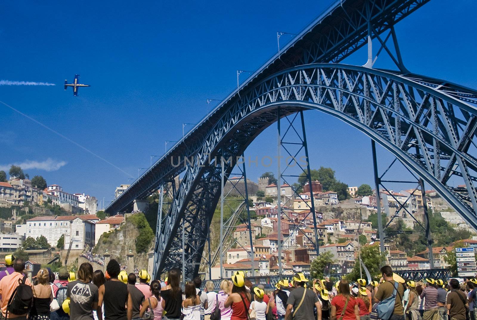 PORTO, PORTUGAL - SEPTEMBER 7: Breitling Jet Team demo during break time of Red Bull Air Race'08 September 7, 2008 in Porto, PORTUGAL.