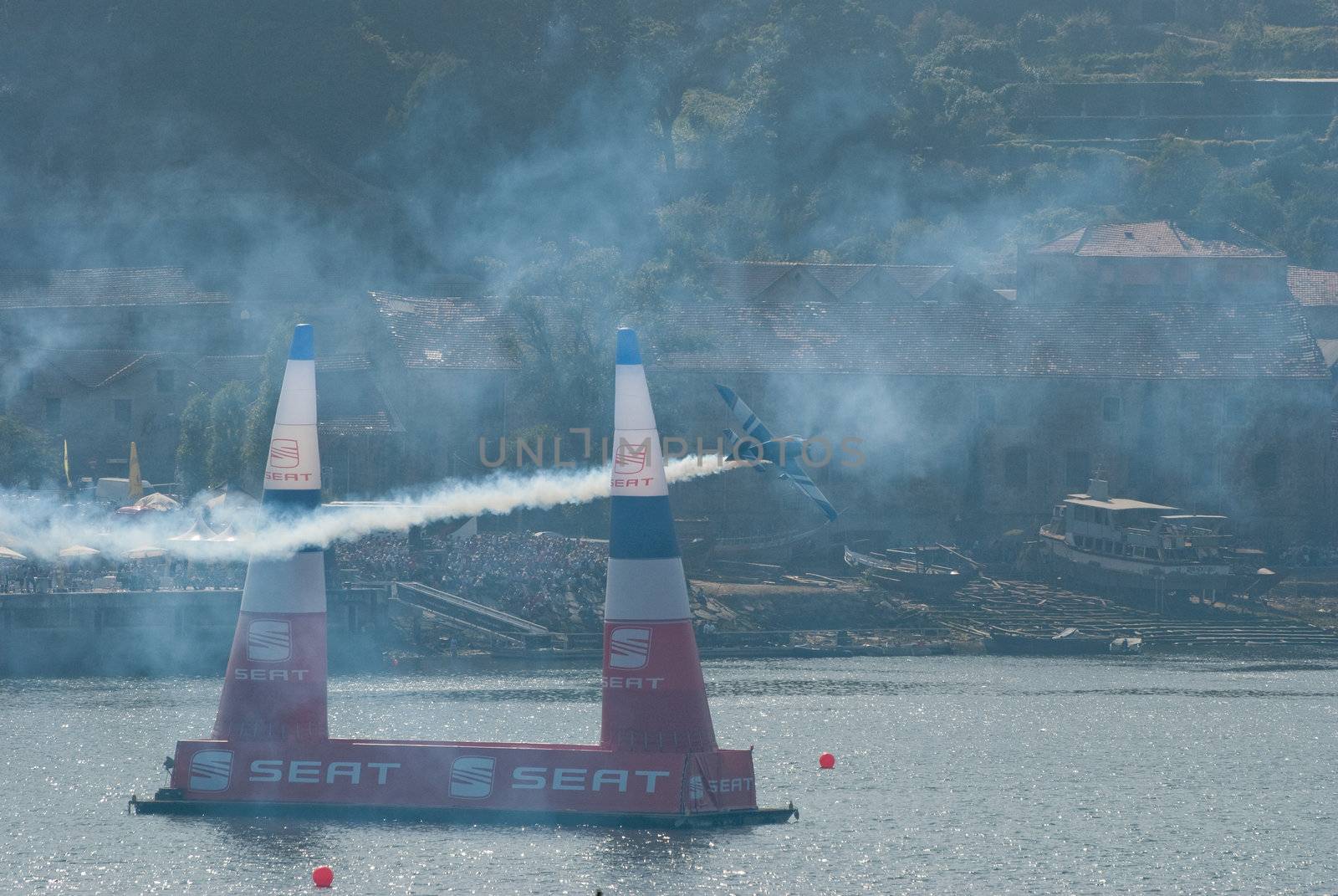 PORTO, PORTUGAL - SEPTEMBER 7: Michael Goulian (USA) during the Red Bull Air Race event on September 12, 2009 in Porto, Portugal.
