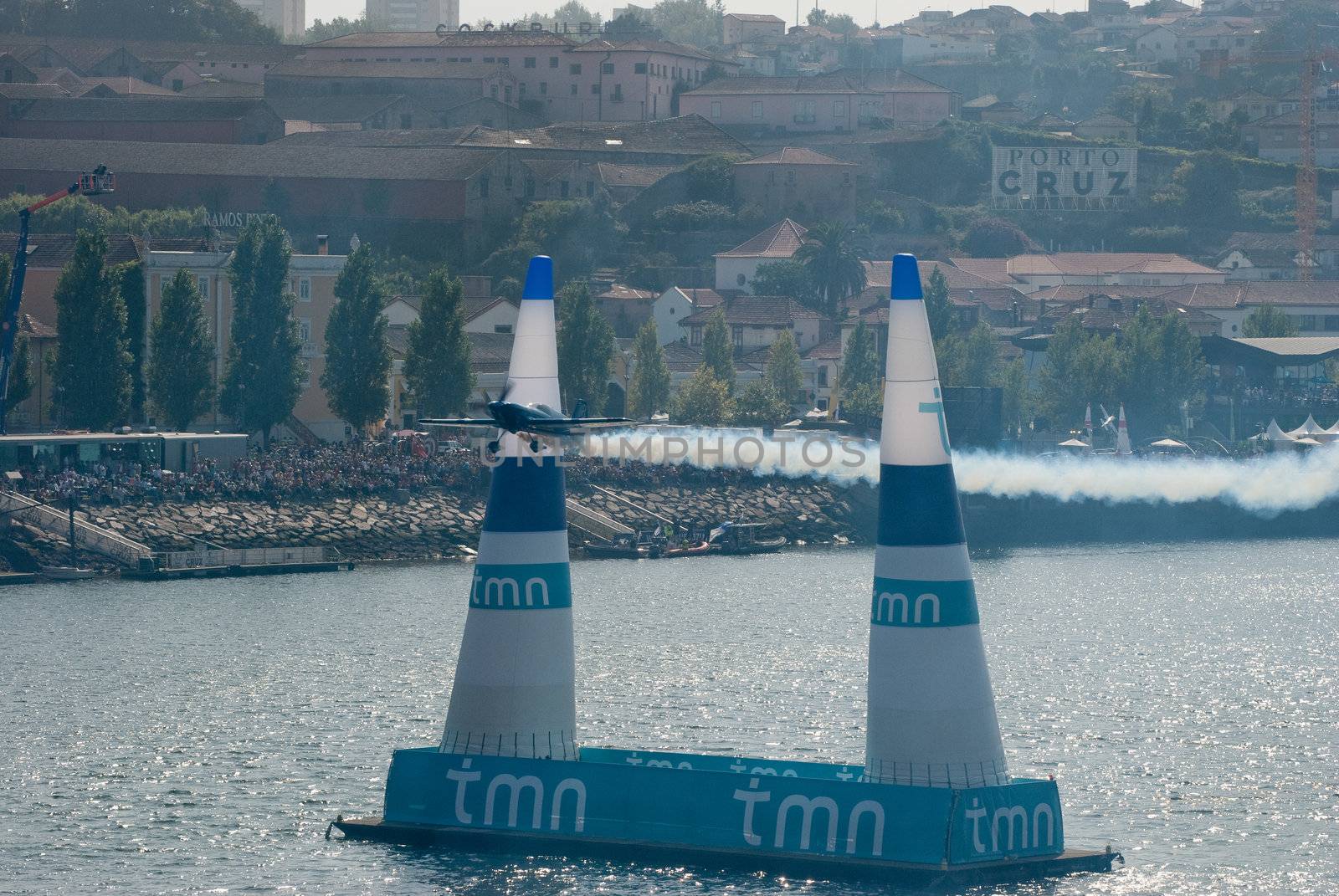 PORTO, PORTUGAL - SEPTEMBER 7: Michael Goulian (USA) during the Red Bull Air Race event on September 12, 2009 in Porto, Portugal.