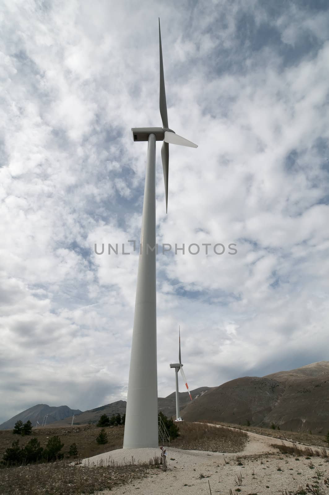 Eolic energy: Wind power through  wind turbines