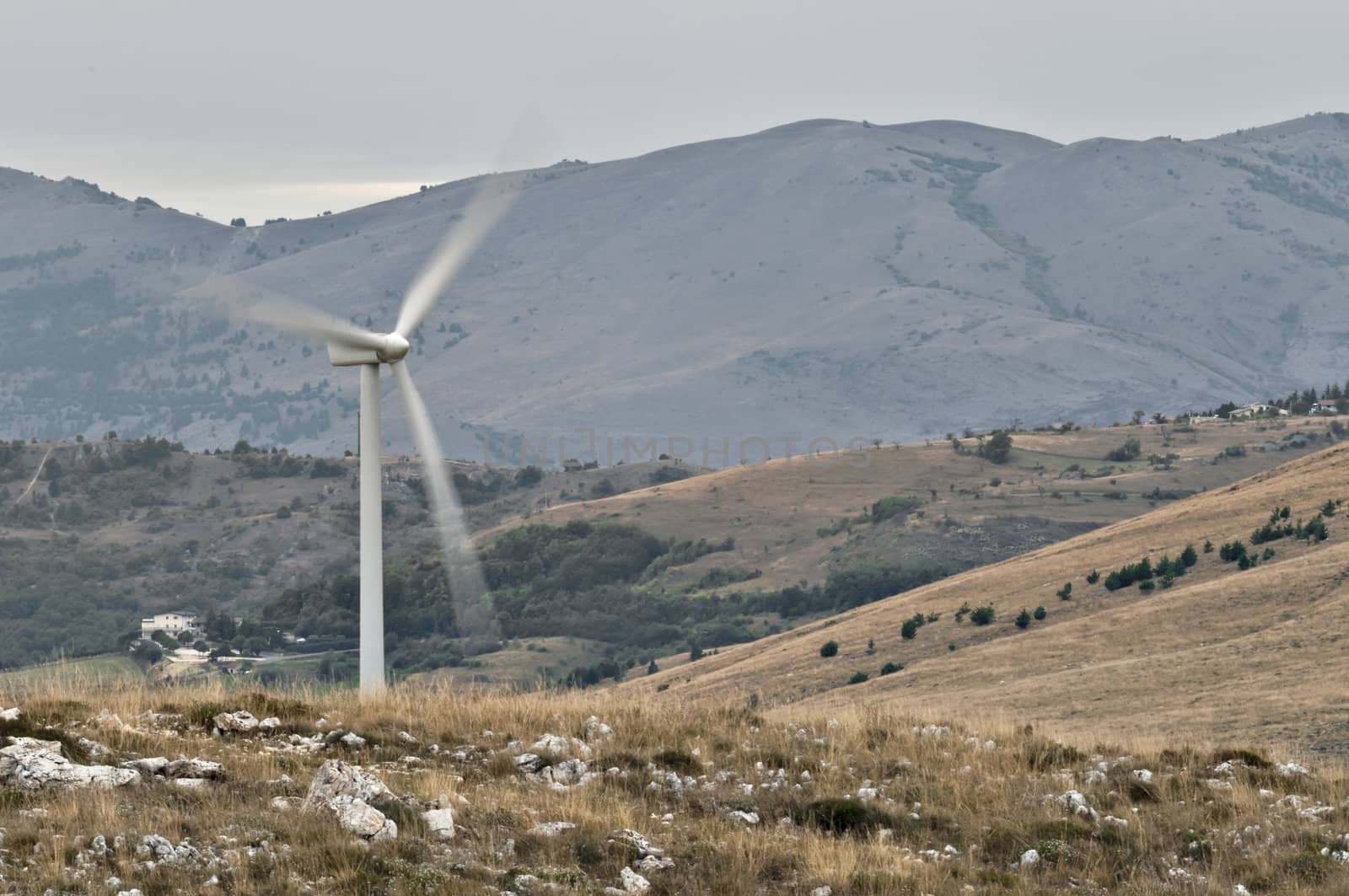 Eolic energy: Wind power through  wind turbines