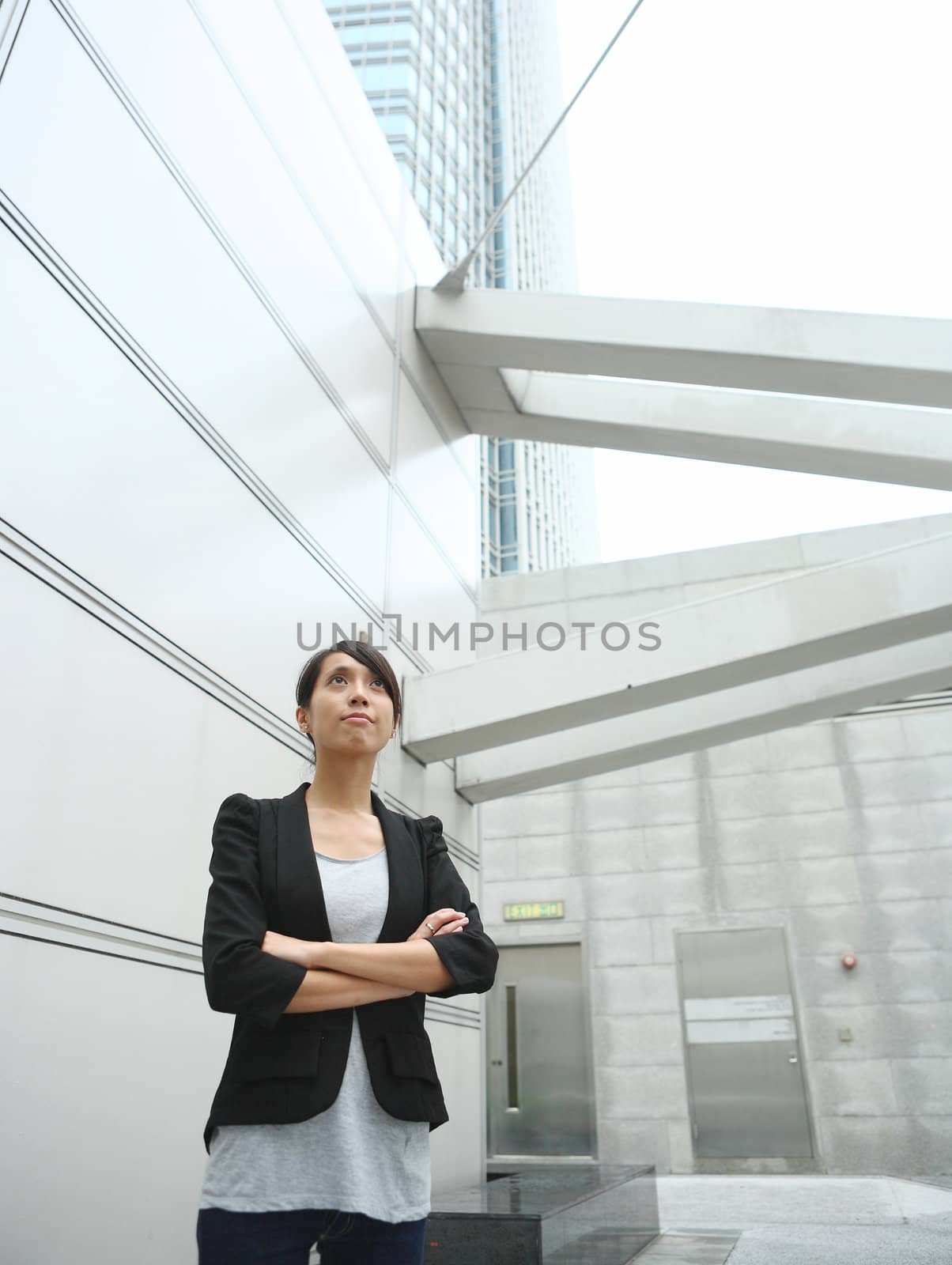 confidence business woman by leungchopan