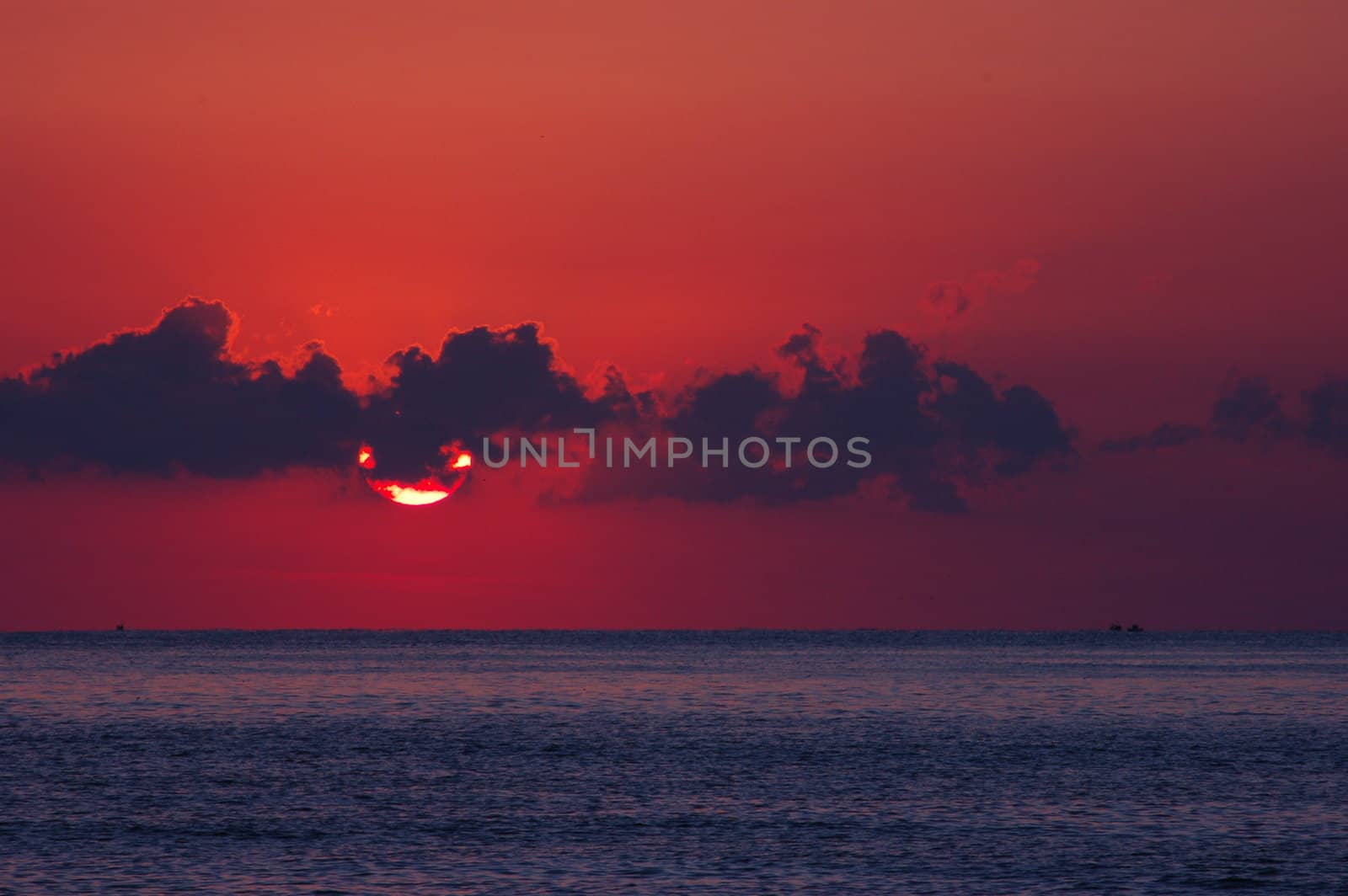 sunrise on horizon, sea landscape