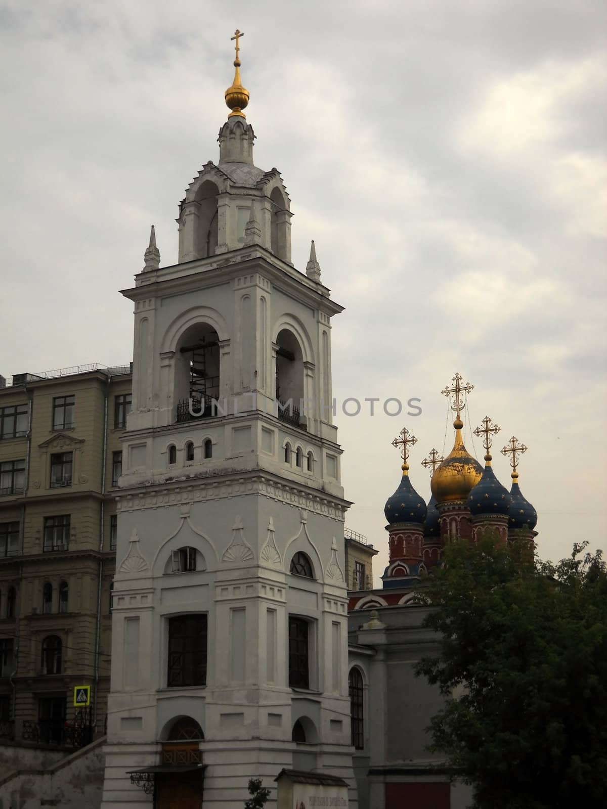 Church; Pokrovsk; a cathedral; Moscow; summer; a temple; Christianity; red; the area; domes; a monument       
