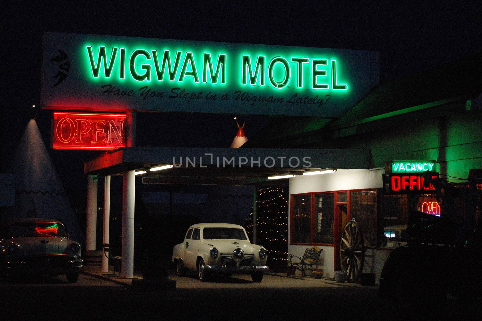 Wigwam Motel by RefocusPhoto