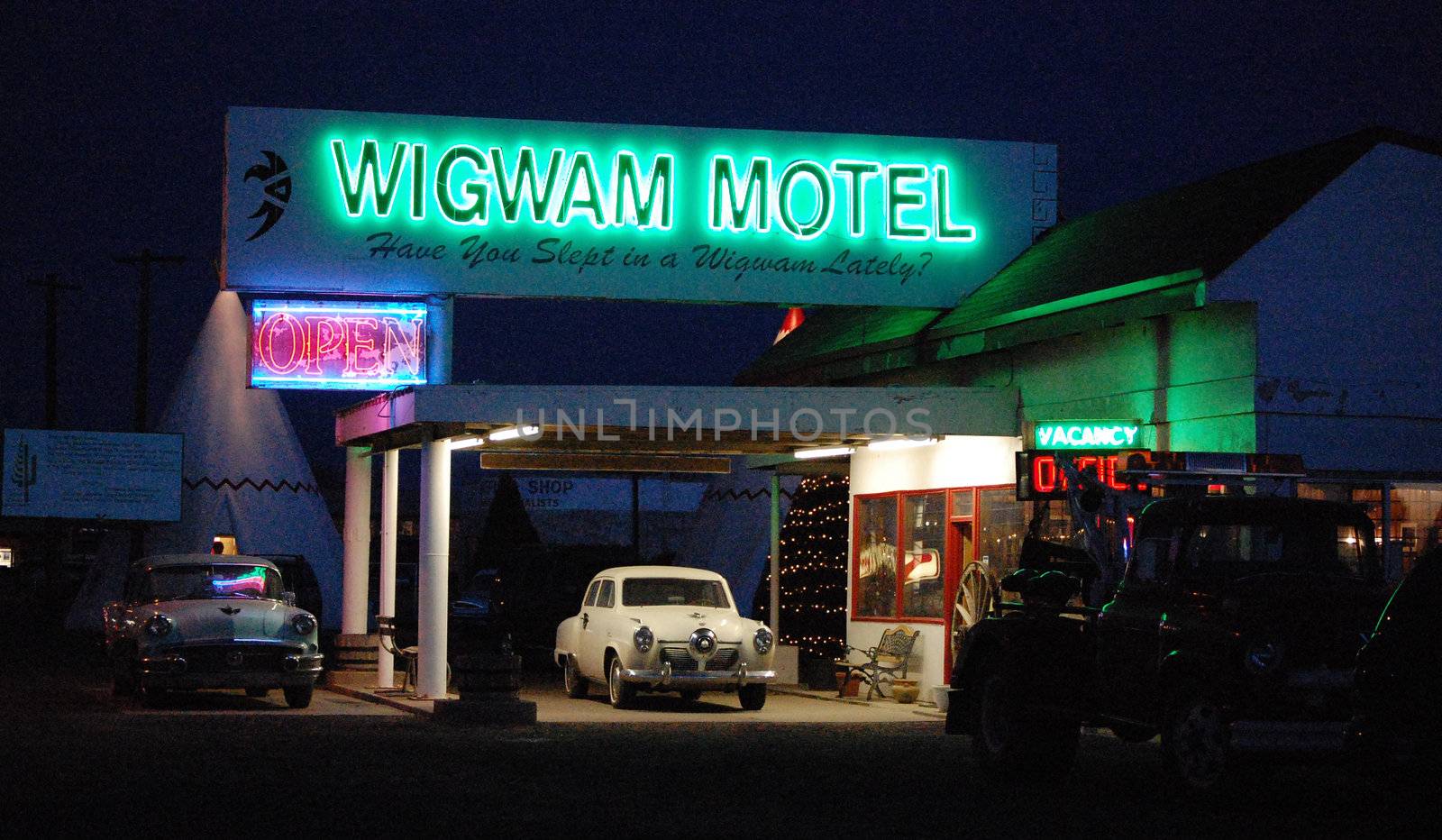 Wigwam Motel by RefocusPhoto