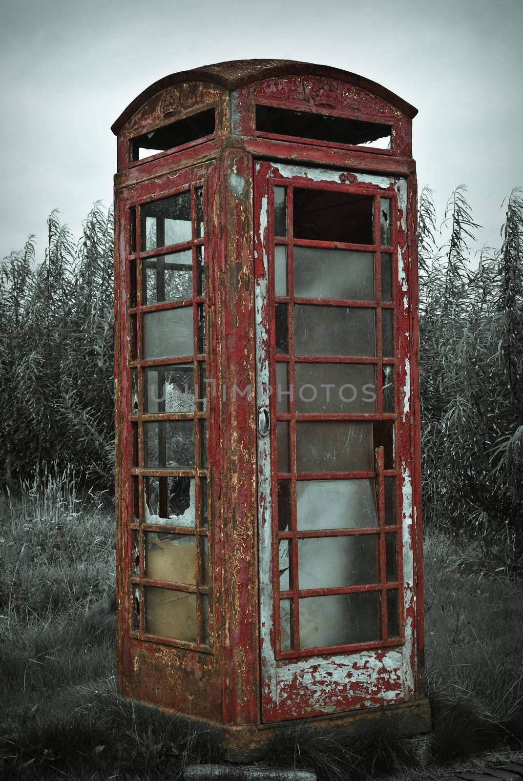 Old red telephone box by matthi