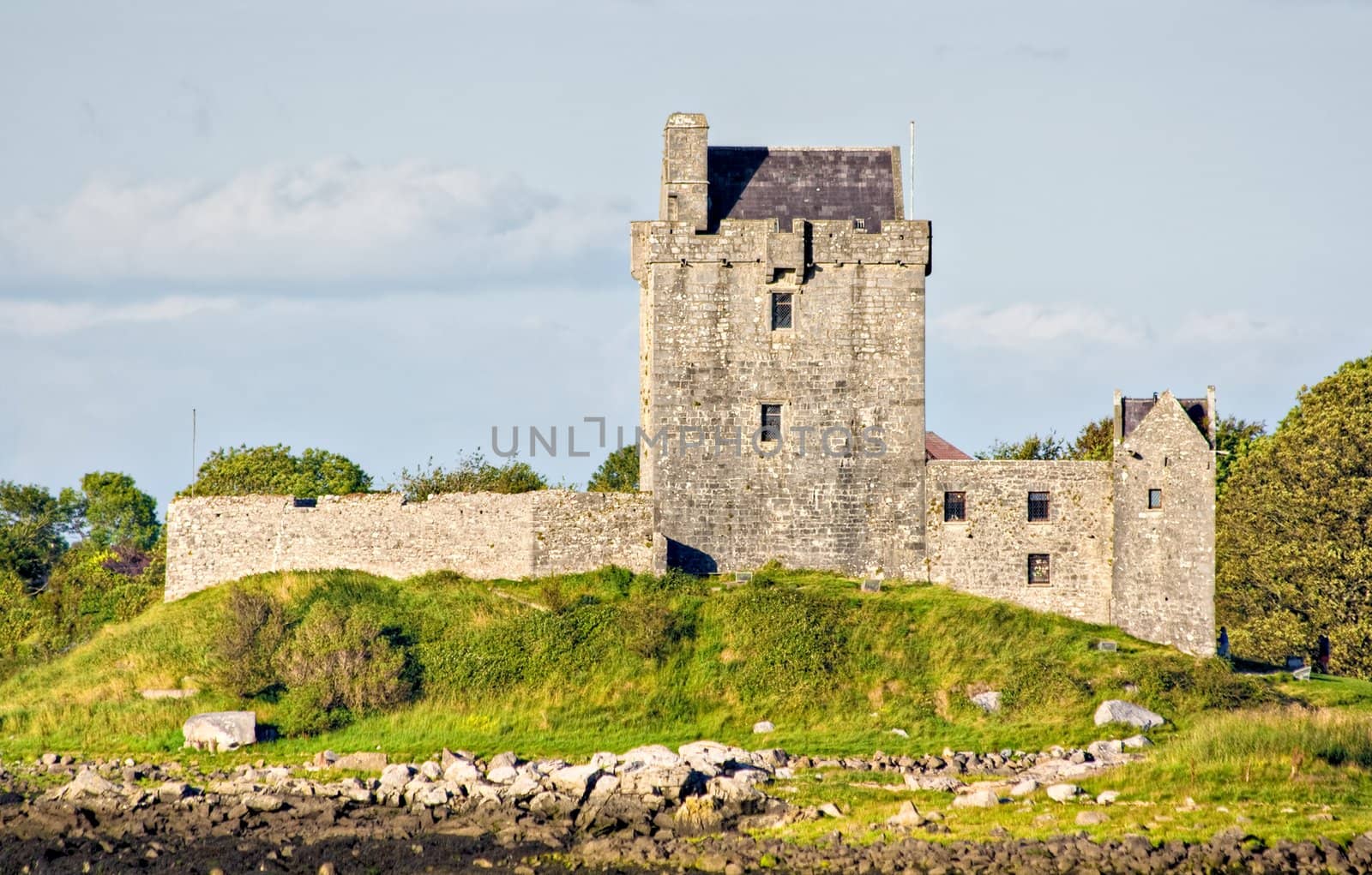 Castle in Ireland by sbonk