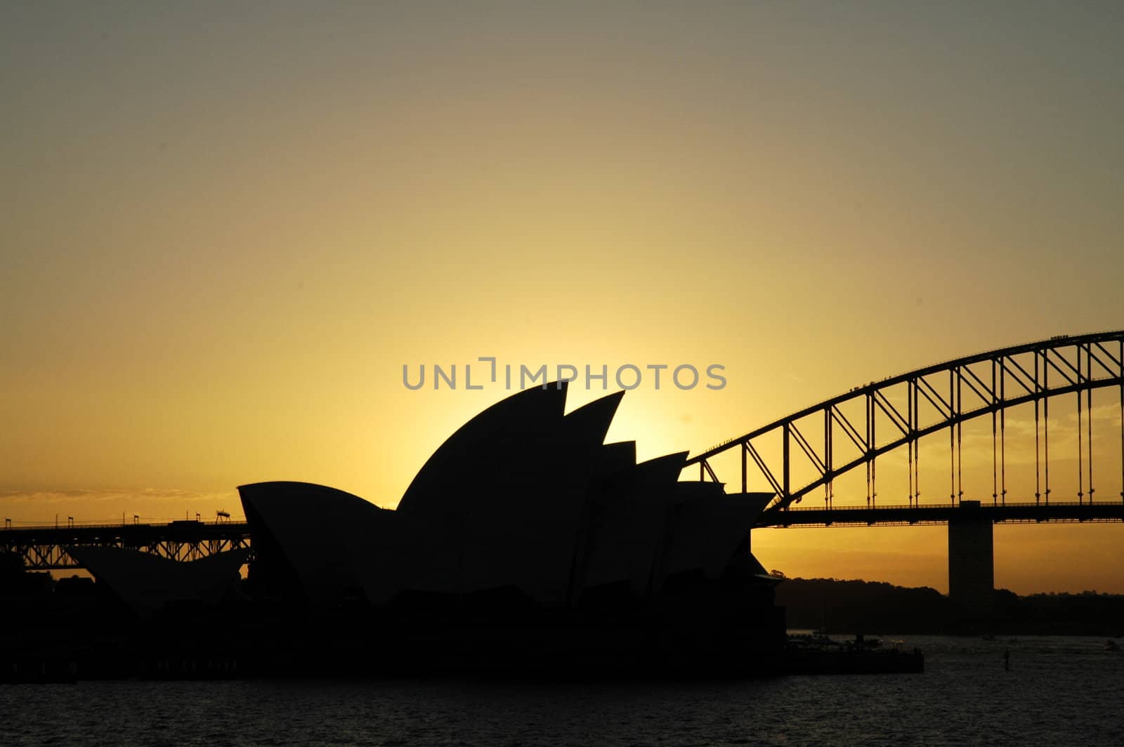harbour bridge and opera house silhuette, dusk