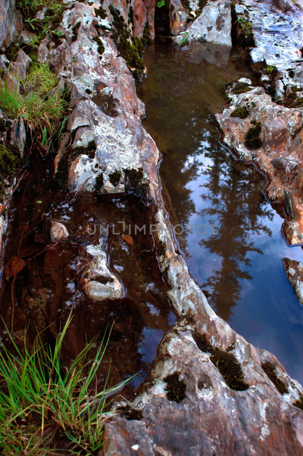 ordinary stones, which can be seen everywhere