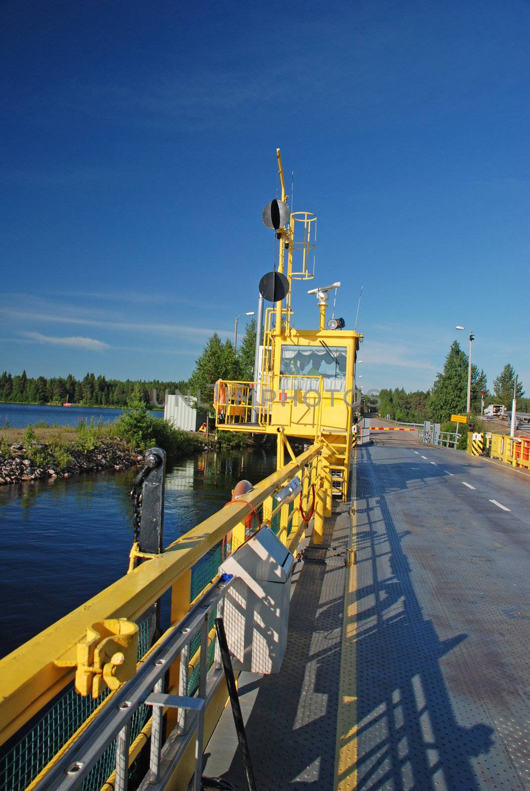 The Alassalmi Ferry is a cable ferry linking Manamansalo island and mainland, across the Alassalmi strait on lake Oulujarvi, on the municipality of Vaala in Kainuu, Finland